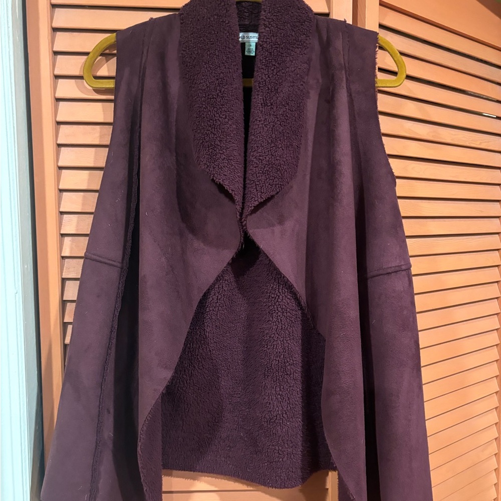 Susina Open-Front Faux-Suede Vest in Plum